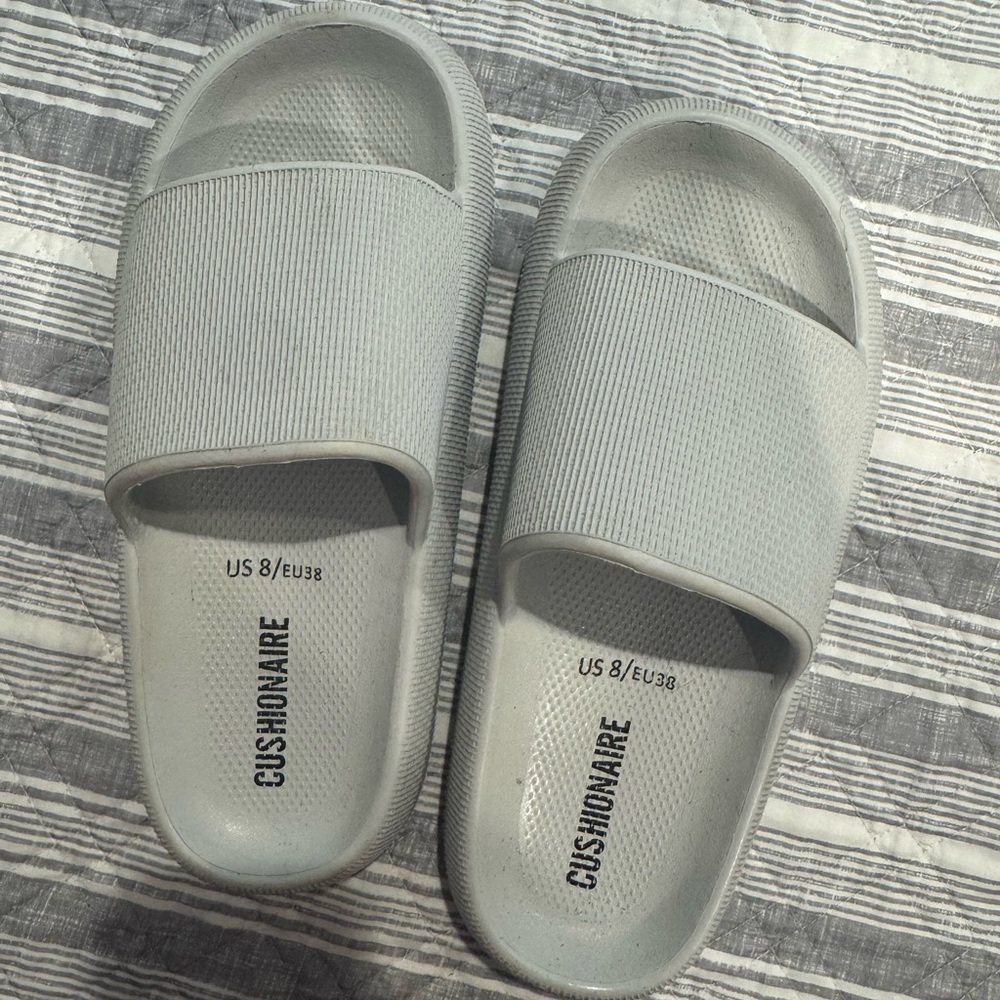 Cushionaire Gray Slide Sandals